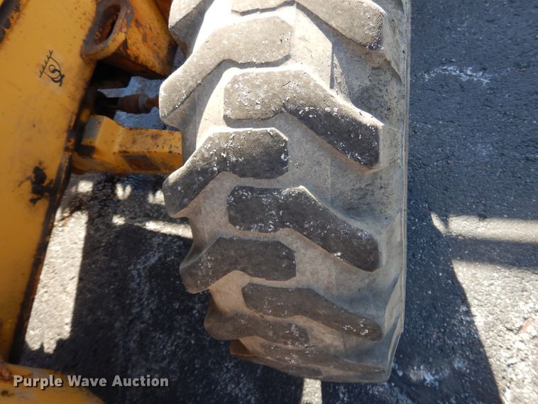 image for item DF5938 2003 John Deere 410G backhoe