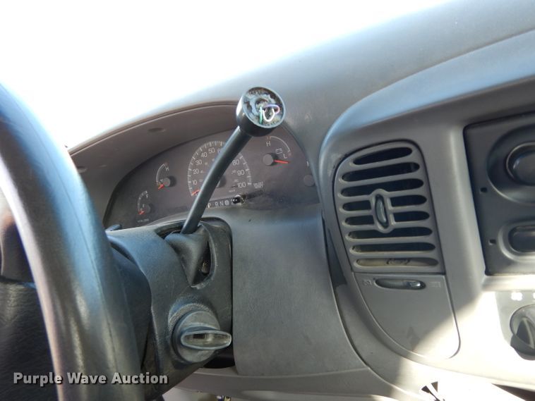 image for item DG6268 1999 Ford F150 XL pickup truck