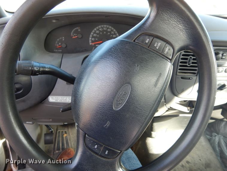 image for item DG6268 1999 Ford F150 XL pickup truck