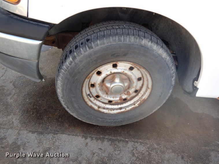 image for item DG6268 1999 Ford F150 XL pickup truck