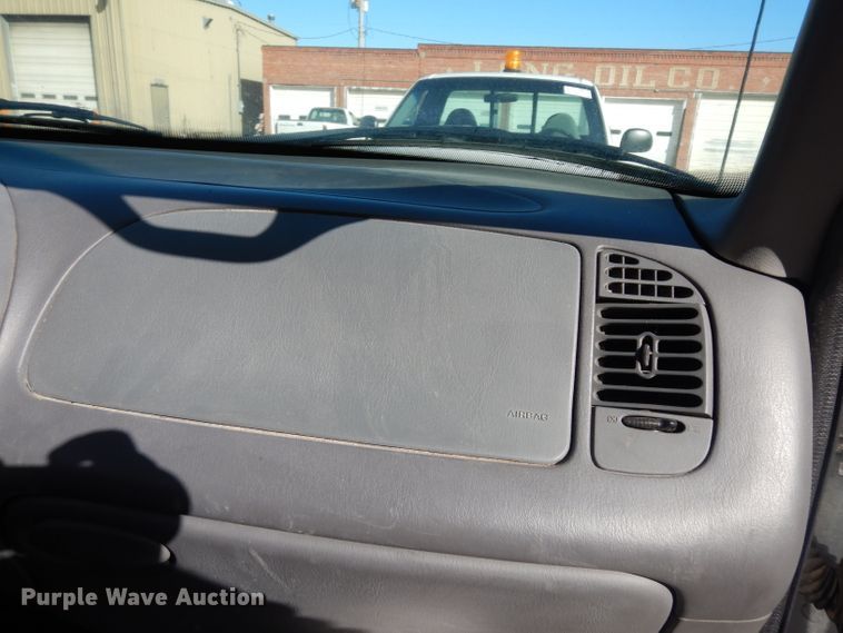 image for item DG6268 1999 Ford F150 XL pickup truck