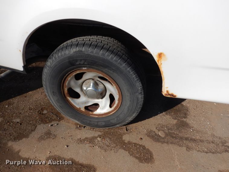 image for item DG6268 1999 Ford F150 XL pickup truck