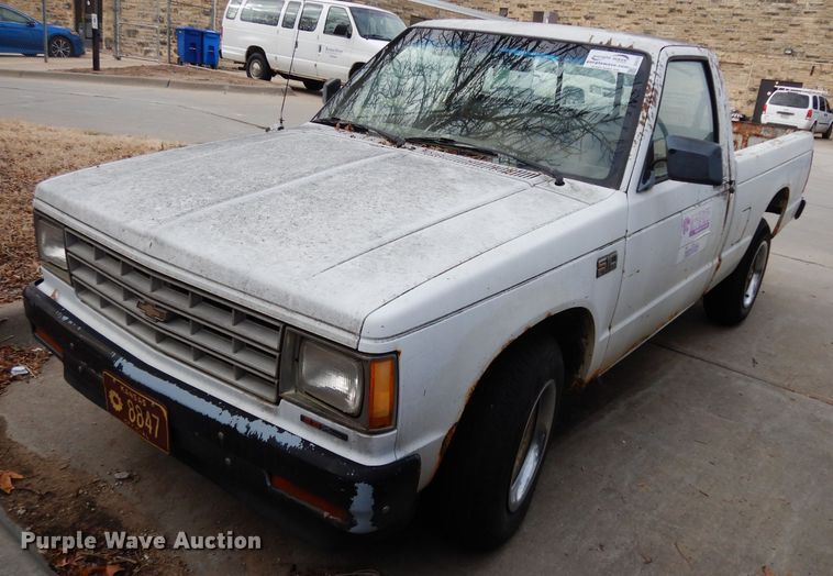 image for item DG6272 1989 Chevrolet S10 pickup truck