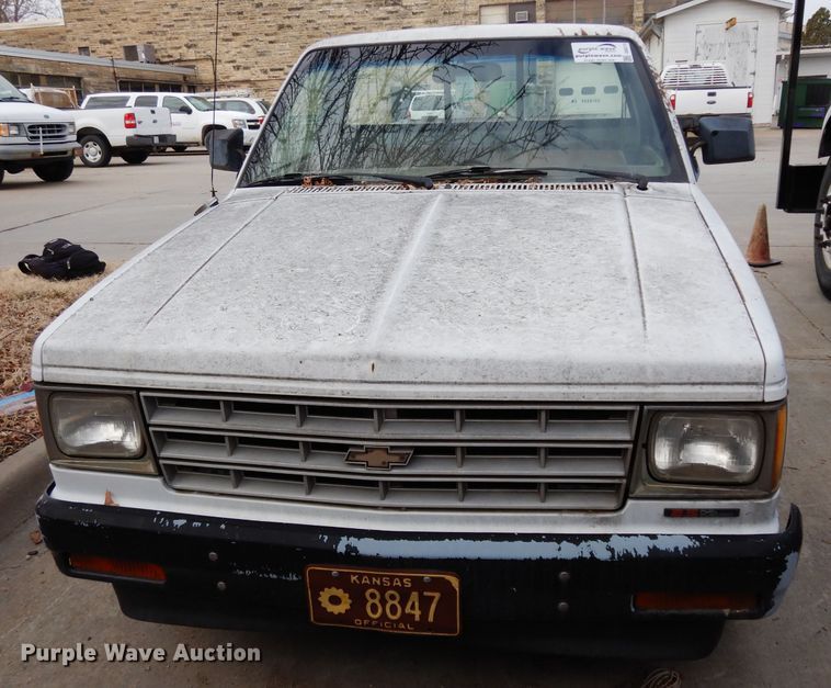 image for item DG6272 1989 Chevrolet S10 pickup truck