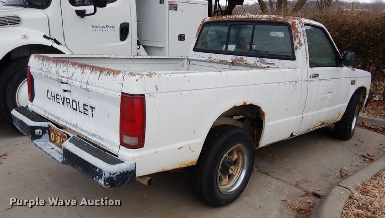 image for item DG6272 1989 Chevrolet S10 pickup truck