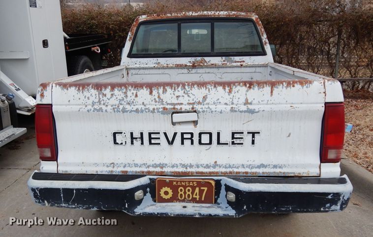 image for item DG6272 1989 Chevrolet S10 pickup truck