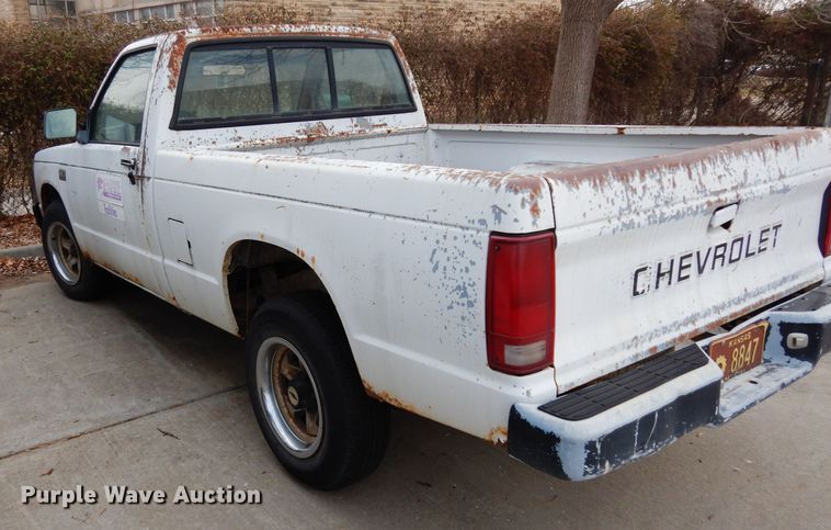 image for item DG6272 1989 Chevrolet S10 pickup truck