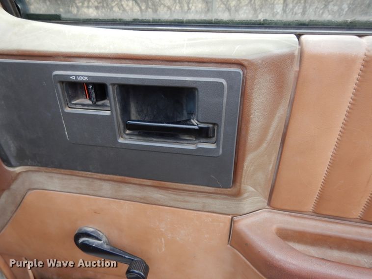 image for item DG6272 1989 Chevrolet S10 pickup truck