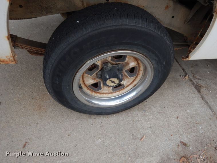 image for item DG6272 1989 Chevrolet S10 pickup truck