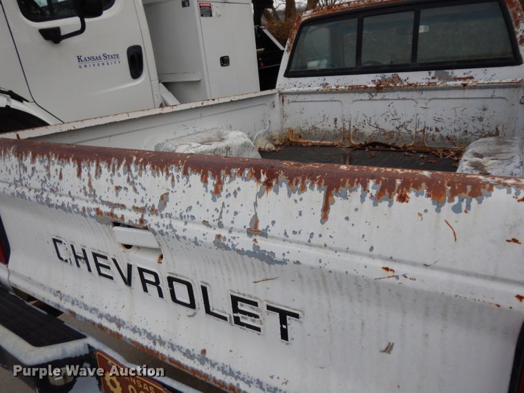 image for item DG6272 1989 Chevrolet S10 pickup truck