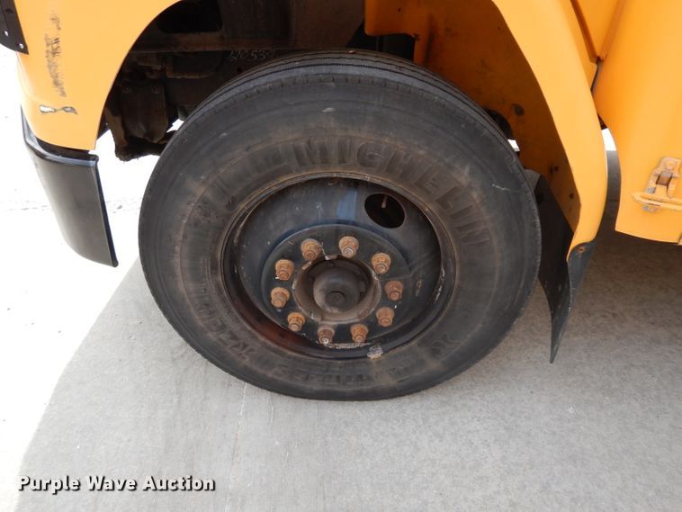 image for item DG6287 2002 Freightliner FS65 school bus