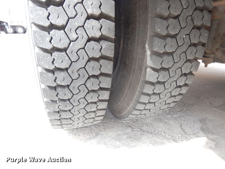 image for item DG6287 2002 Freightliner FS65 school bus