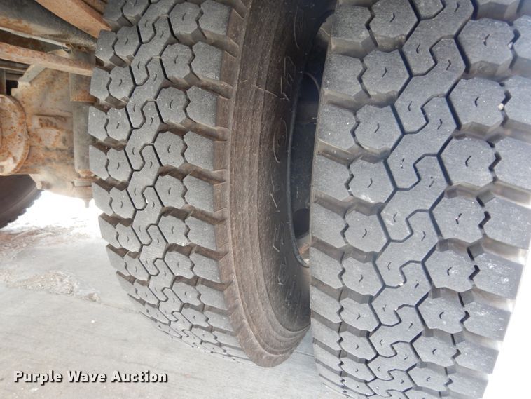 image for item DG6287 2002 Freightliner FS65 school bus