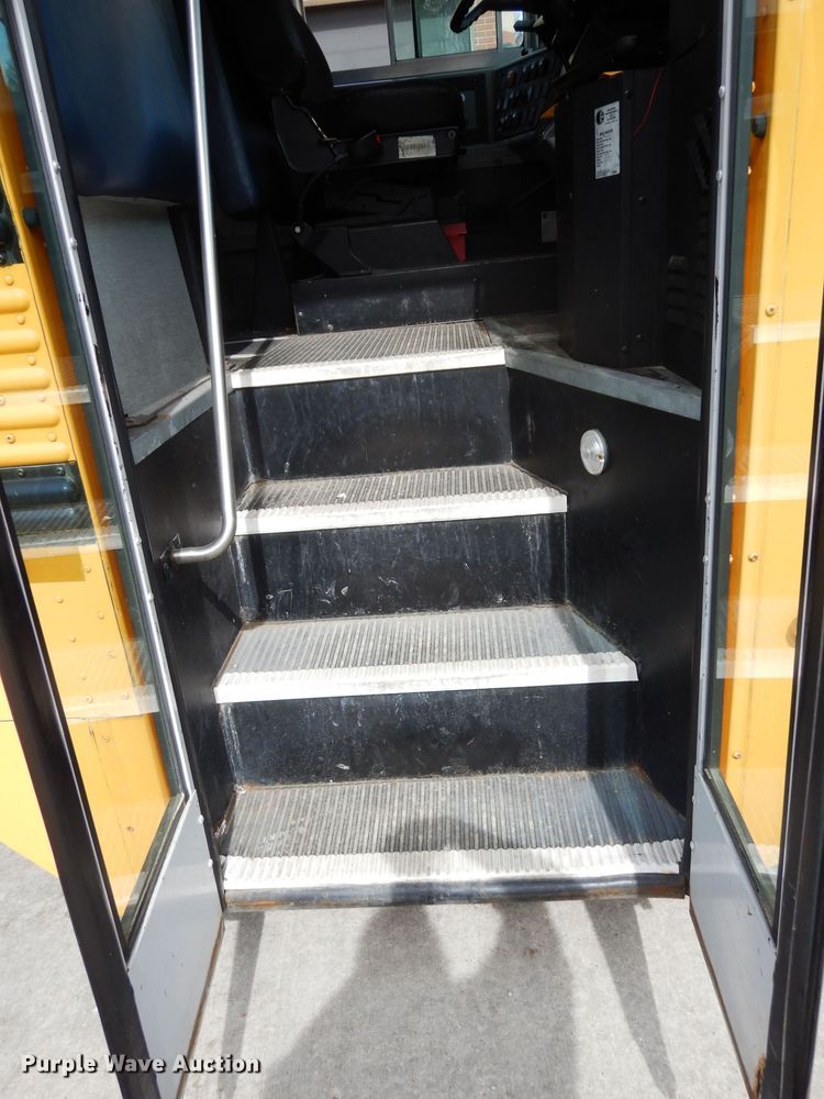 image for item DG6287 2002 Freightliner FS65 school bus