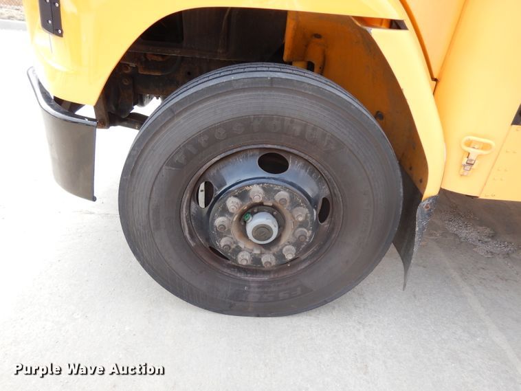 image for item DG6288 2001 Freightliner FS65 school bus