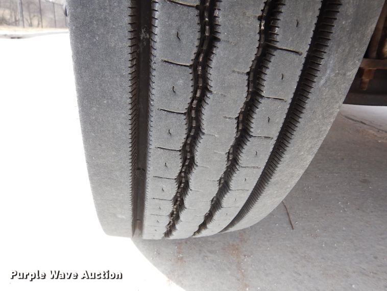 image for item DG6288 2001 Freightliner FS65 school bus