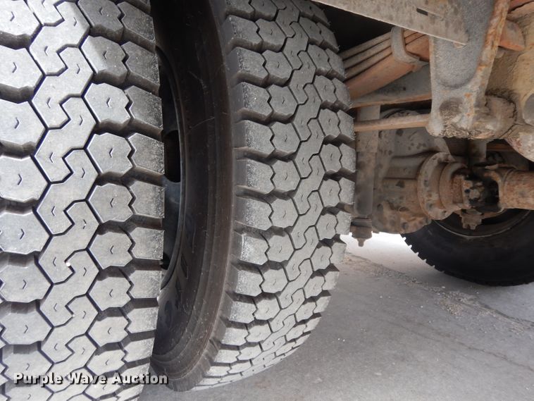 image for item DG6288 2001 Freightliner FS65 school bus