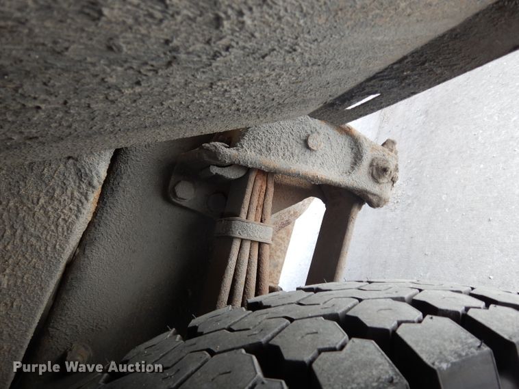 image for item DG6288 2001 Freightliner FS65 school bus