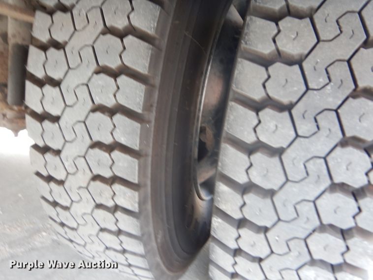 image for item DG6288 2001 Freightliner FS65 school bus