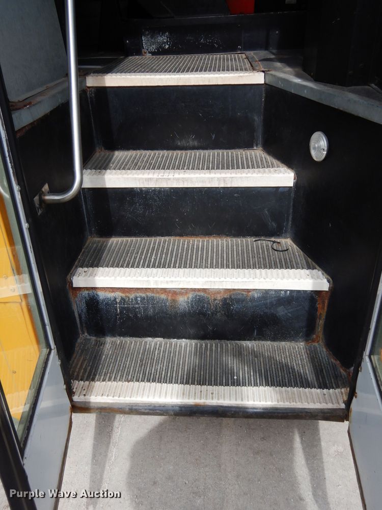 image for item DG6288 2001 Freightliner FS65 school bus