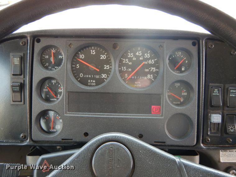 image for item DG6288 2001 Freightliner FS65 school bus