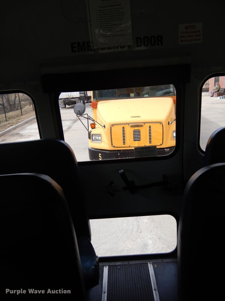 image for item DG6288 2001 Freightliner FS65 school bus