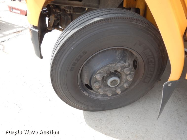 image for item DG6289 2002 Freightliner FS65 school bus