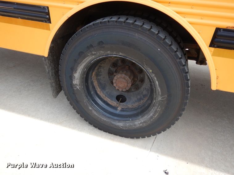 image for item DG6289 2002 Freightliner FS65 school bus