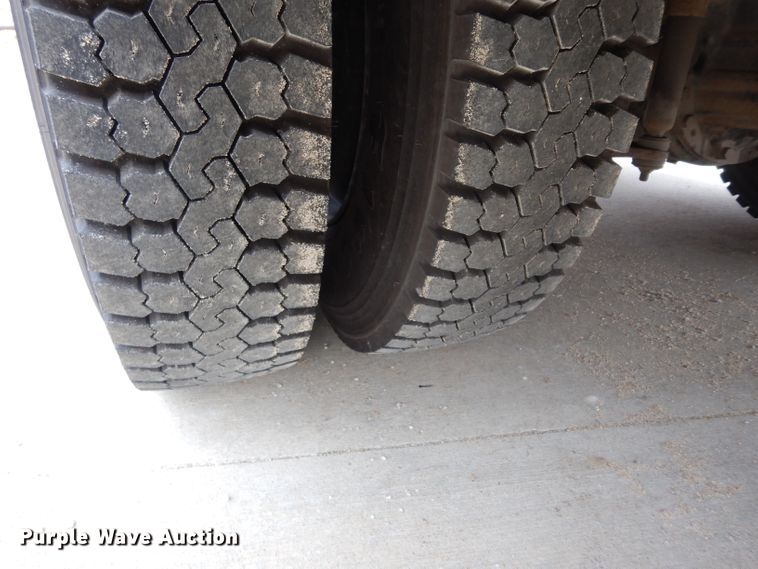 image for item DG6289 2002 Freightliner FS65 school bus