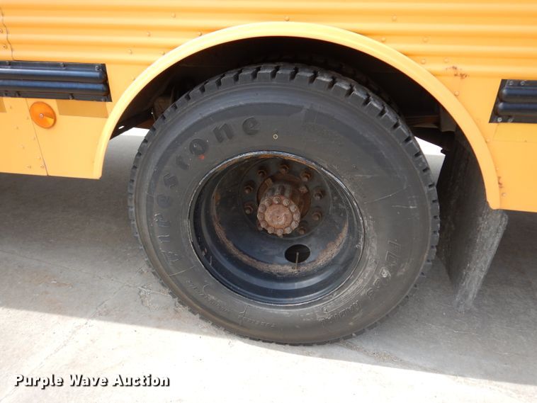 image for item DG6289 2002 Freightliner FS65 school bus