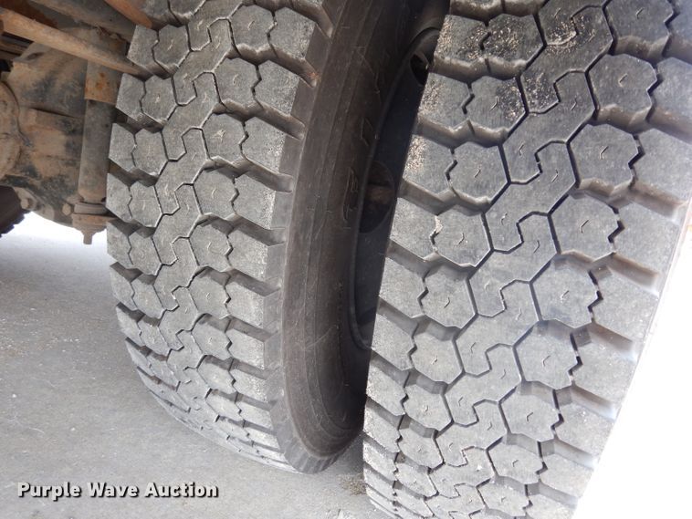 image for item DG6289 2002 Freightliner FS65 school bus