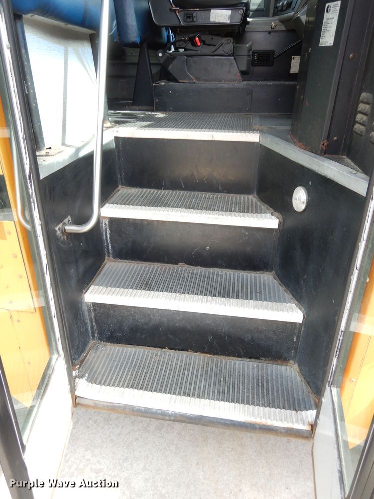 image for item DG6289 2002 Freightliner FS65 school bus