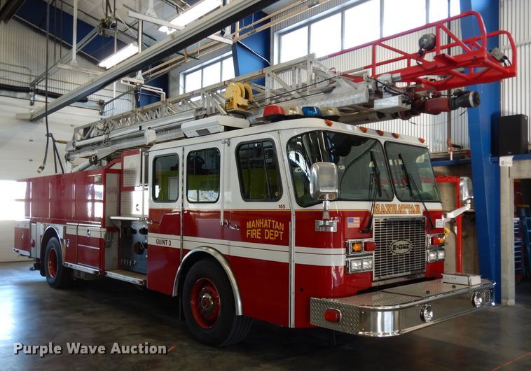 image for item DG6292 2001 E-one quint ladder fire truck