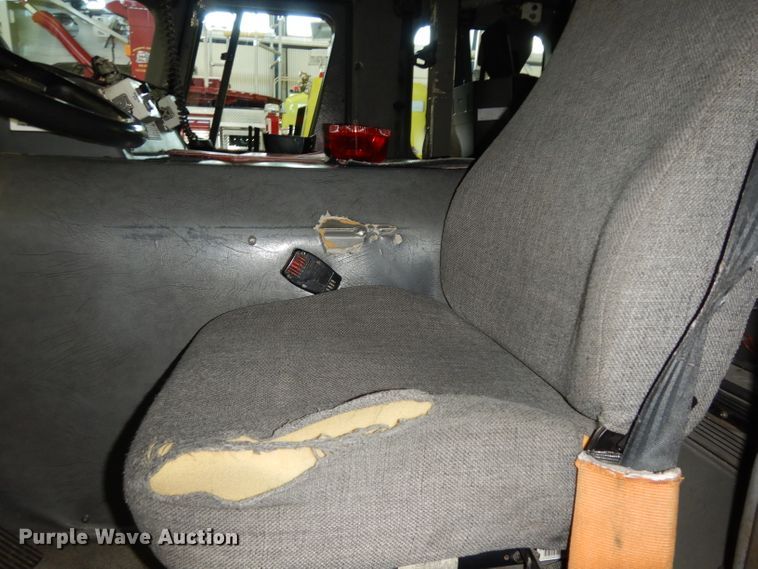 image for item DG6292 2001 E-one quint ladder fire truck