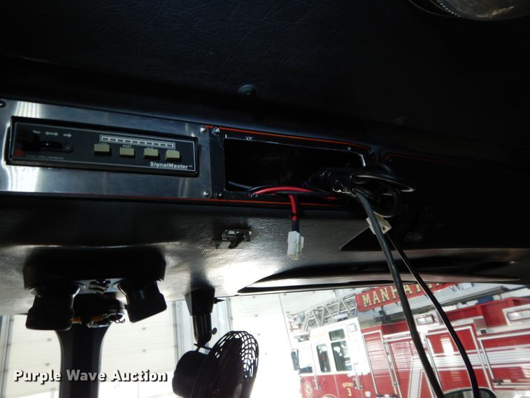 image for item DG6292 2001 E-one quint ladder fire truck