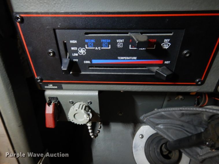 image for item DG6292 2001 E-one quint ladder fire truck