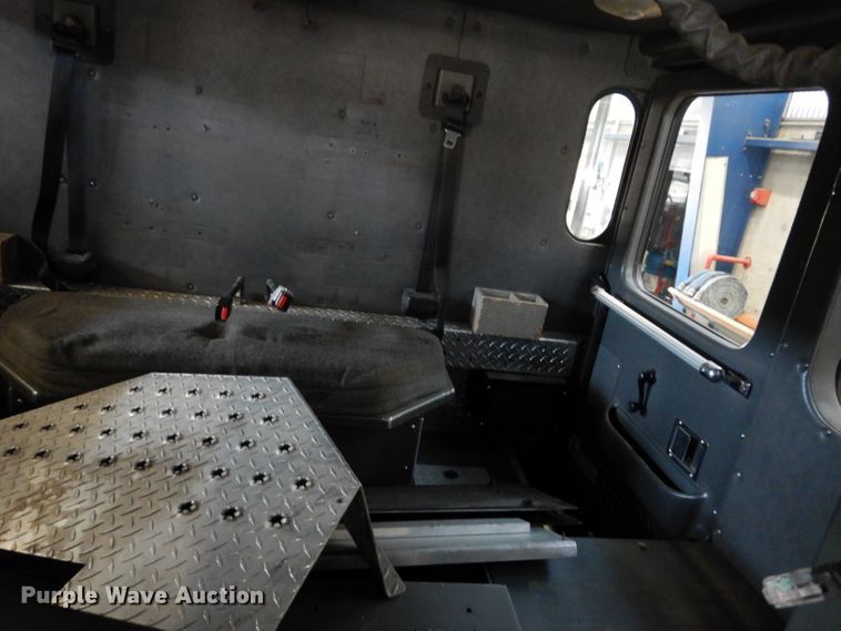 image for item DG6292 2001 E-one quint ladder fire truck