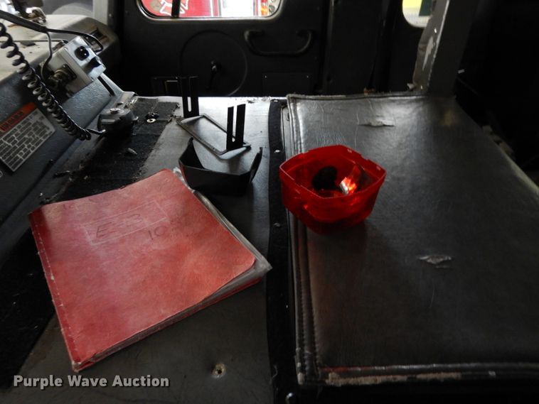 image for item DG6292 2001 E-one quint ladder fire truck