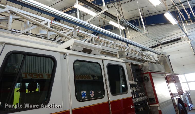 image for item DG6292 2001 E-one quint ladder fire truck