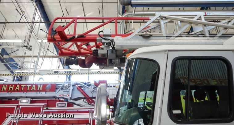 image for item DG6292 2001 E-one quint ladder fire truck