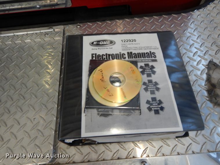 image for item DG6292 2001 E-one quint ladder fire truck