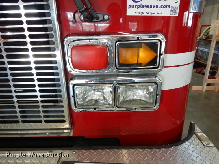 image for item DG6292 2001 E-one quint ladder fire truck