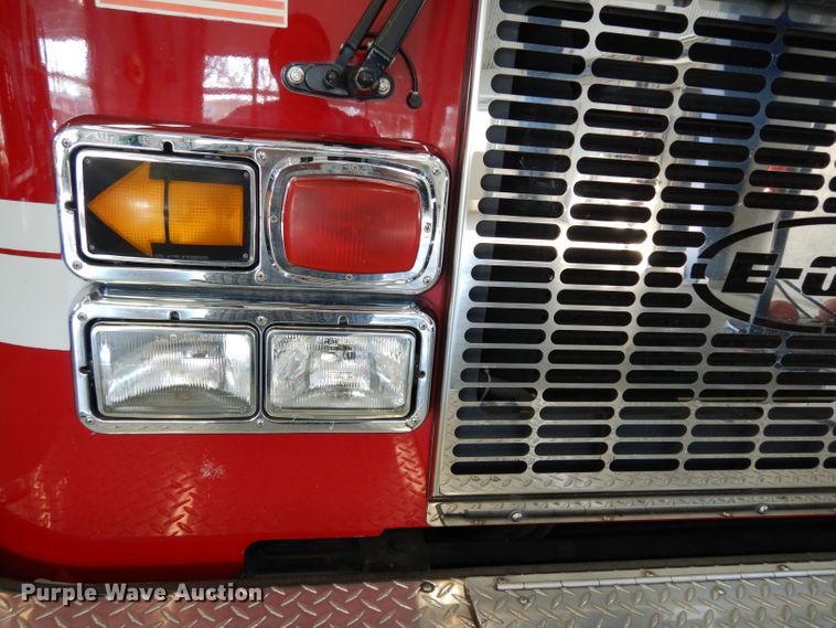 image for item DG6292 2001 E-one quint ladder fire truck