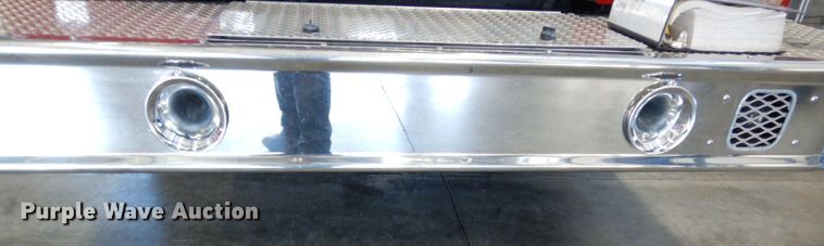 image for item DG6292 2001 E-one quint ladder fire truck