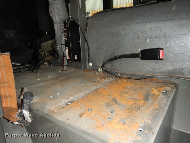 image for item DG6292 2001 E-one quint ladder fire truck