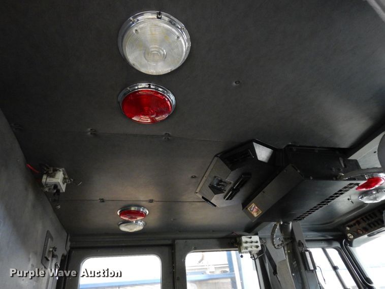 image for item DG6292 2001 E-one quint ladder fire truck