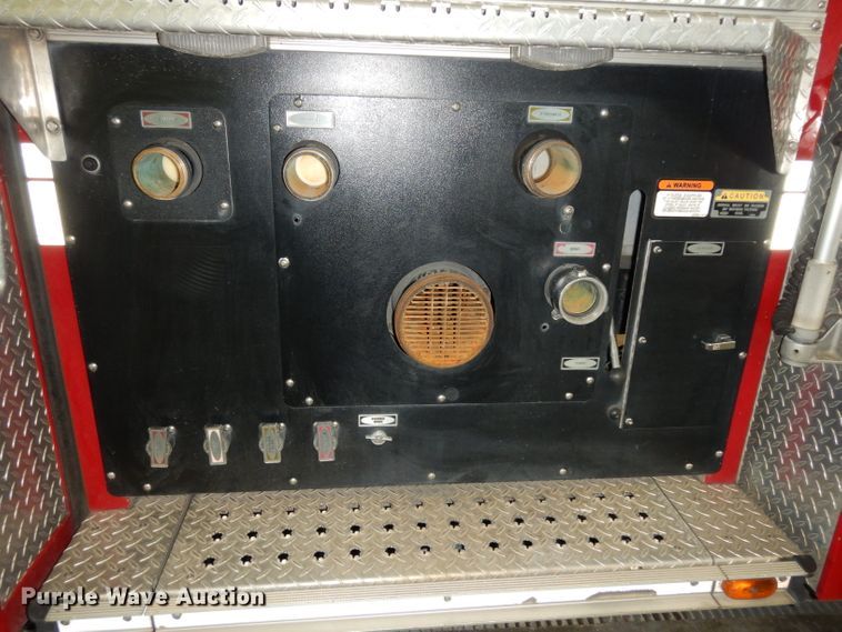 image for item DG6292 2001 E-one quint ladder fire truck