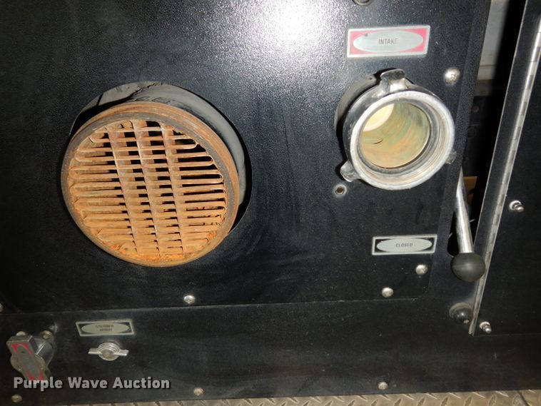 image for item DG6292 2001 E-one quint ladder fire truck