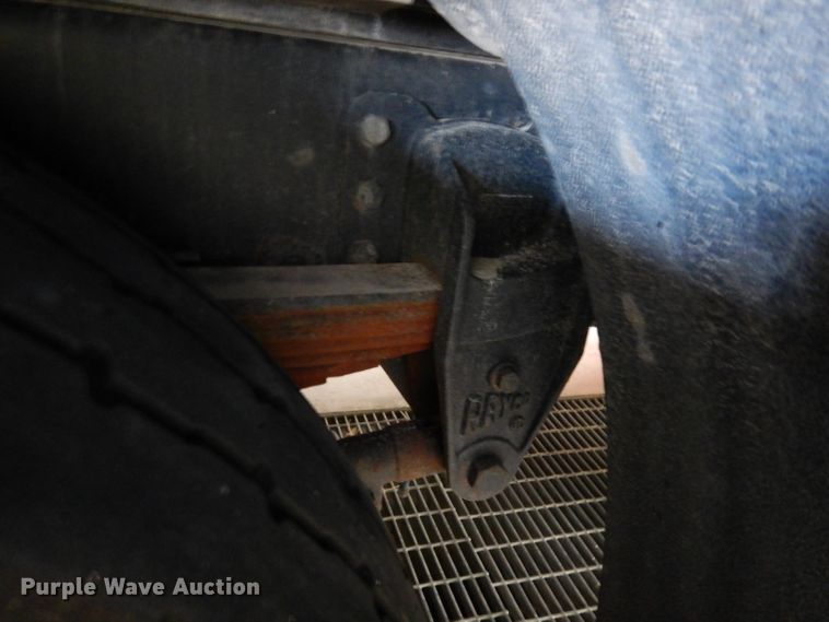 image for item DG6292 2001 E-one quint ladder fire truck