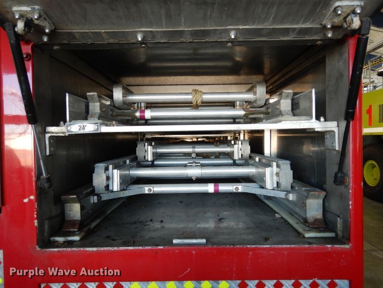 image for item DG6292 2001 E-one quint ladder fire truck